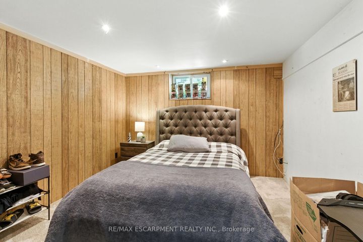 Photo 18 at 2224 Ghent Avenue, Brant, Burlington