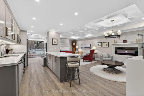 Photo 6 at 112 - 40 Harding Boulevard W, North Richvale, Richmond Hill