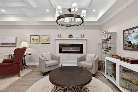 Photo 11 at 112 - 40 Harding Boulevard W, North Richvale, Richmond Hill