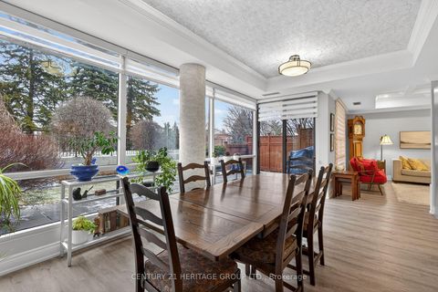 Photo 12 at 112 - 40 Harding Boulevard W, North Richvale, Richmond Hill
