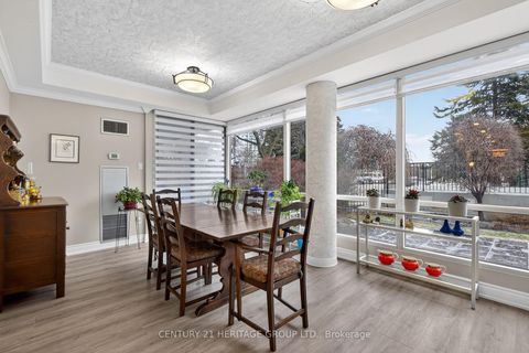 Photo 13 at 112 - 40 Harding Boulevard W, North Richvale, Richmond Hill