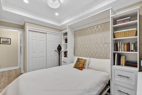 Photo 17 at 112 - 40 Harding Boulevard W, North Richvale, Richmond Hill