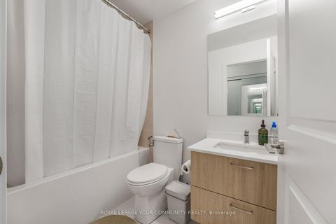 Photo 4 at 224 - 50 Upper Mall Way, Brownridge, Vaughan