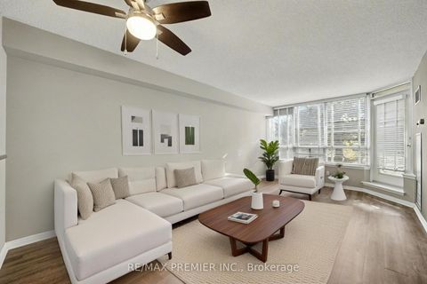 Photo 10 at 208 - 91 Townsgate Drive, Yorkhill, Vaughan