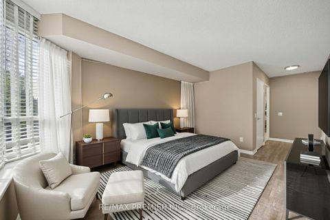 Photo 16 at 208 - 91 Townsgate Drive, Yorkhill, Vaughan