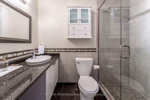 Photo 30 at 37 Lavinia Avenue, Swansea, Toronto