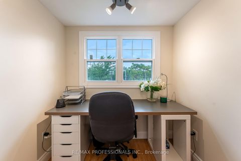 Photo 31 at 37 Lavinia Avenue, Swansea, Toronto