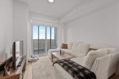 Photo 9 at A909 - 30 Upper Mall Way, Brownridge, Vaughan