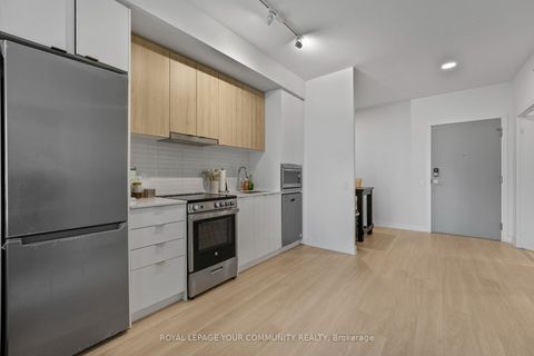 Photo 12 at A909 - 30 Upper Mall Way, Brownridge, Vaughan