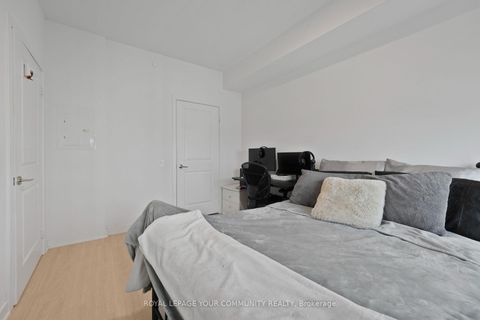 Photo 15 at A909 - 30 Upper Mall Way, Brownridge, Vaughan