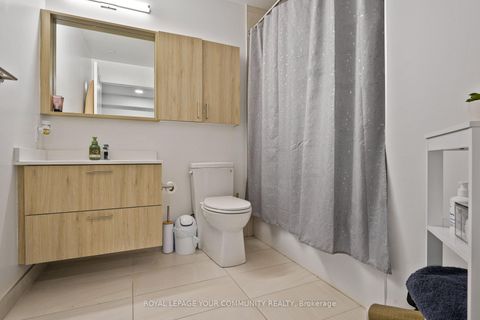 Photo 16 at A909 - 30 Upper Mall Way, Brownridge, Vaughan