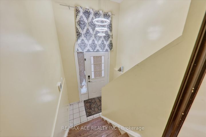 Photo 4 at 150 Centre Street S, Central, Oshawa