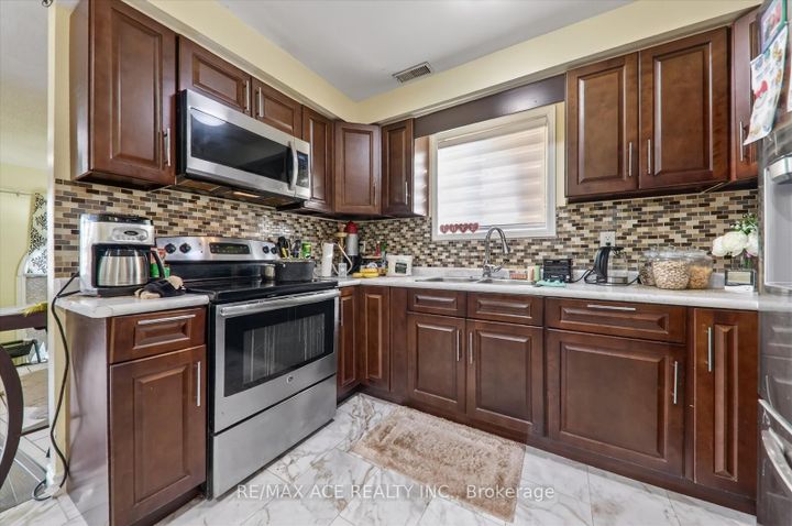 Photo 10 at 150 Centre Street S, Central, Oshawa