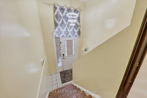 Photo 4 at 150 Centre Street S, Central, Oshawa