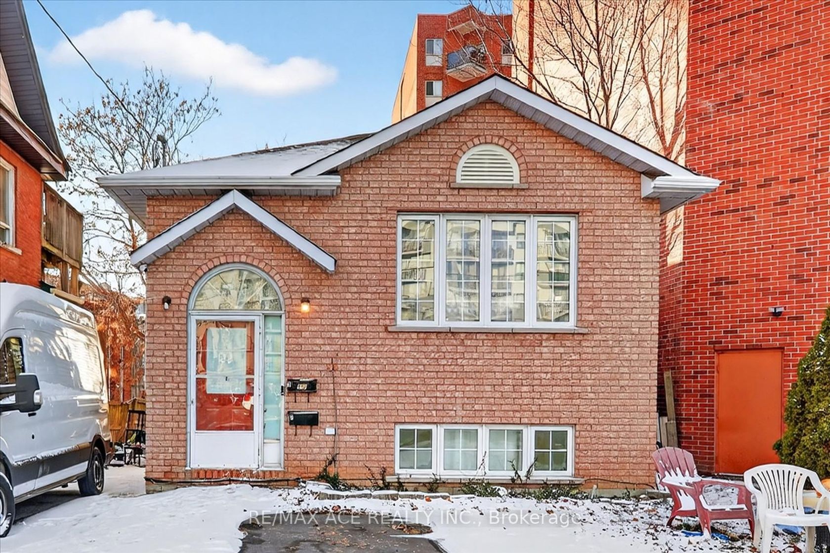 150 Centre Street S, Central, Oshawa 