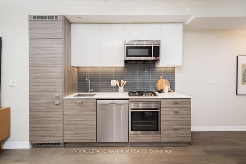 Photo 7 at 313 - 835 St Clair Avenue W, Wychwood, Toronto