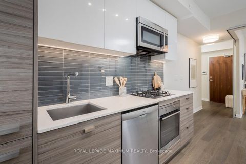 Photo 8 at 313 - 835 St Clair Avenue W, Wychwood, Toronto