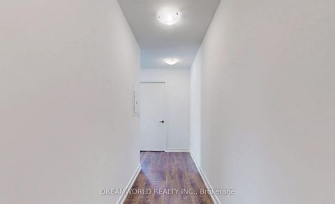 Photo 6 at 919 - 3100 Keele Street, CFB, Toronto