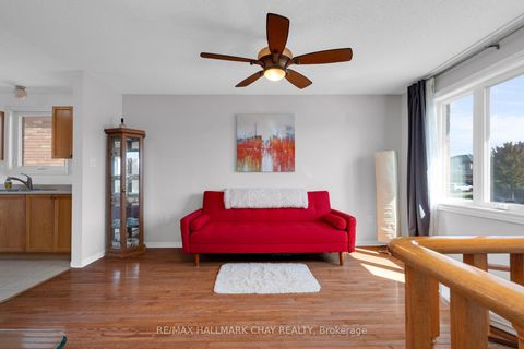 Photo 2 at 166 Country Lane, Painswick South, Barrie