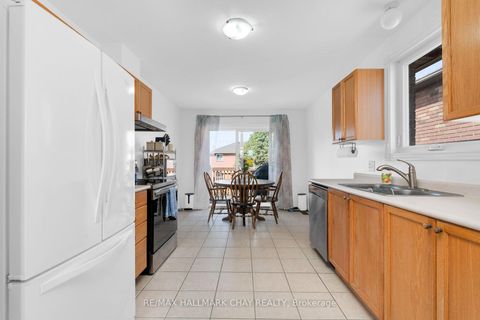 Photo 5 at 166 Country Lane, Painswick South, Barrie