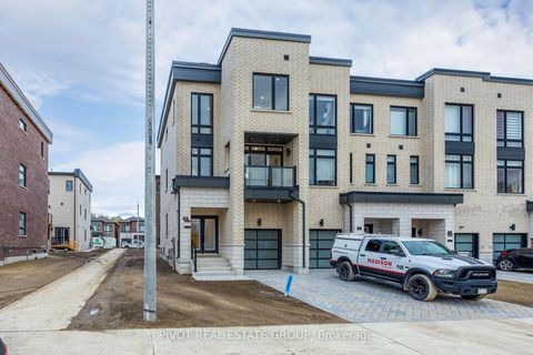 Photo 2 at 150 Danielle Moore Circle, Bendale, Toronto