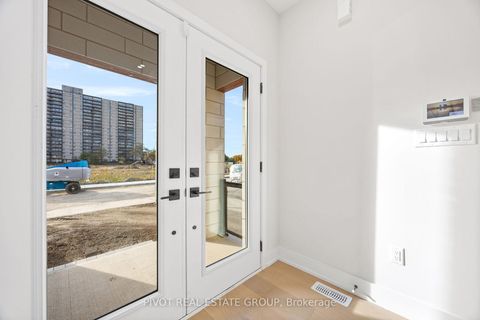 Photo 4 at 150 Danielle Moore Circle, Bendale, Toronto