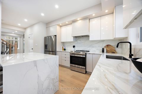 Photo 21 at 150 Danielle Moore Circle, Bendale, Toronto