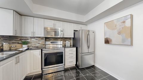 Photo 10 at 502 - 3 Everson Drive, Willowdale East, Toronto