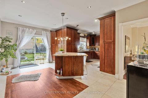 Photo 10 at 277 Oxford Street, Mill Pond, Richmond Hill