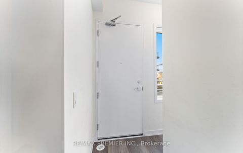 Photo 4 at 408 - 11 Steckley House Lane, Rural Richmond Hill, Richmond Hill