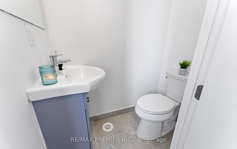 Photo 7 at 408 - 11 Steckley House Lane, Rural Richmond Hill, Richmond Hill