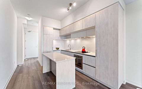 Photo 11 at 408 - 11 Steckley House Lane, Rural Richmond Hill, Richmond Hill