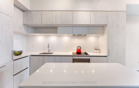 Photo 12 at 408 - 11 Steckley House Lane, Rural Richmond Hill, Richmond Hill