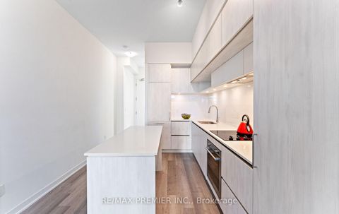 Photo 14 at 408 - 11 Steckley House Lane, Rural Richmond Hill, Richmond Hill