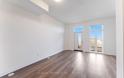 Photo 16 at 408 - 11 Steckley House Lane, Rural Richmond Hill, Richmond Hill