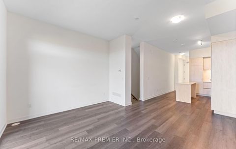 Photo 19 at 408 - 11 Steckley House Lane, Rural Richmond Hill, Richmond Hill