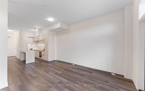 Photo 21 at 408 - 11 Steckley House Lane, Rural Richmond Hill, Richmond Hill