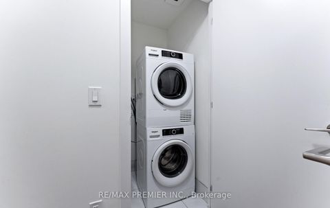 Photo 34 at 408 - 11 Steckley House Lane, Rural Richmond Hill, Richmond Hill