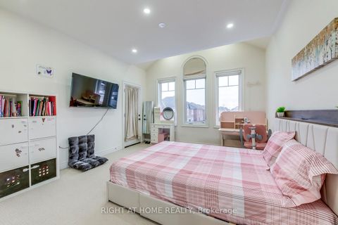 Photo 35 at 45 Torgan Trail, Kleinburg, Vaughan