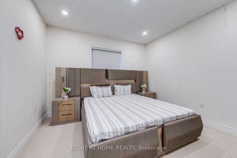 Photo 40 at 45 Torgan Trail, Kleinburg, Vaughan