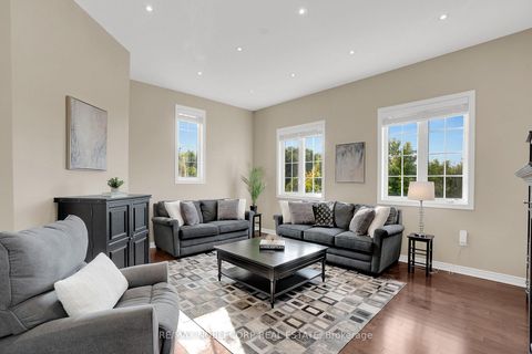 Photo 21 at 25 Aztec Court, Westbrook, Richmond Hill