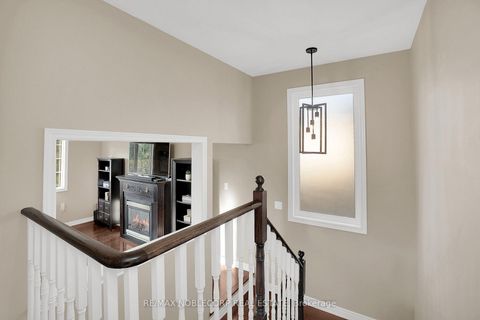 Photo 24 at 25 Aztec Court, Westbrook, Richmond Hill