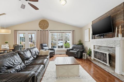 Photo 3 at 167 Silas Boulevard, Keswick North, Georgina