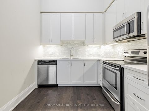 Photo 4 at 112 - 7 Bond Crescent, Oak Ridges, Richmond Hill