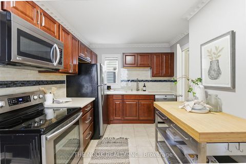 Photo 17 at 115 Banting Avenue, Central, Oshawa