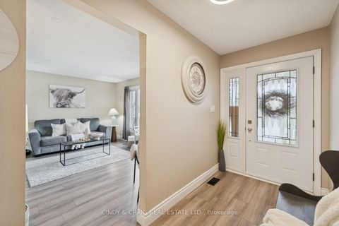 Photo 1 at 606 Birkdale Court, Donevan, Oshawa