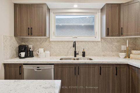 Photo 6 at 606 Birkdale Court, Donevan, Oshawa