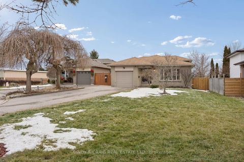 Photo 16 at 606 Birkdale Court, Donevan, Oshawa