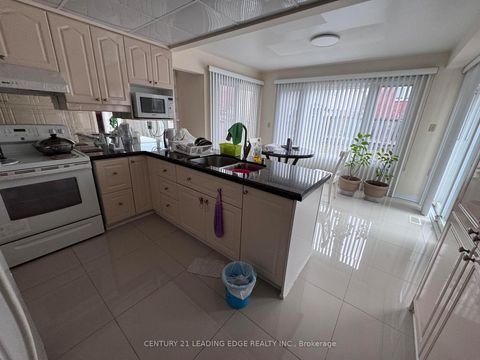 Photo 6 at 134 Canongate Trail, Steeles, Toronto