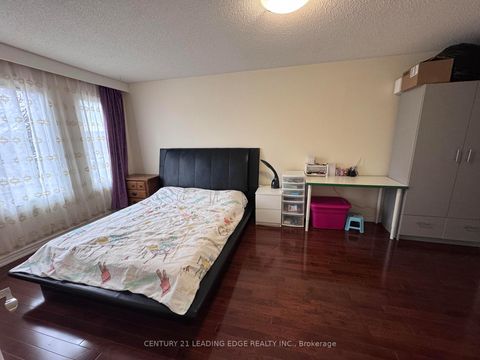 Photo 13 at 134 Canongate Trail, Steeles, Toronto